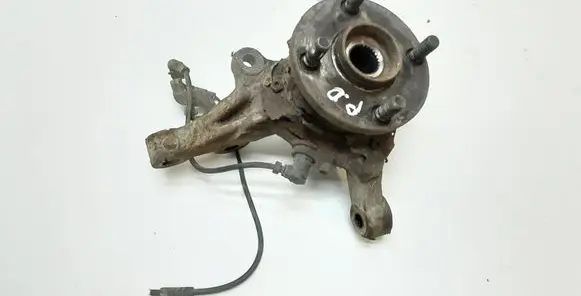 Toyota Corolla Verso E121 Front wheel hub spindle knuckle