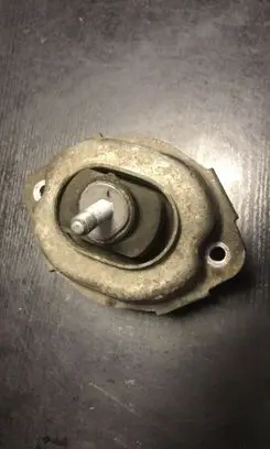 BMW X5 E53 Engine mount bracket 6758444
