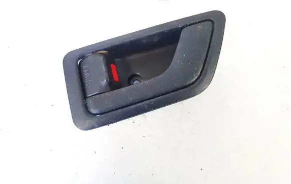 Hyundai Getz Front door interior handle 82611tb010 82611-tb010