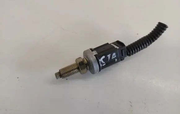 Honda CR-V Brake pedal sensor switch 7016
