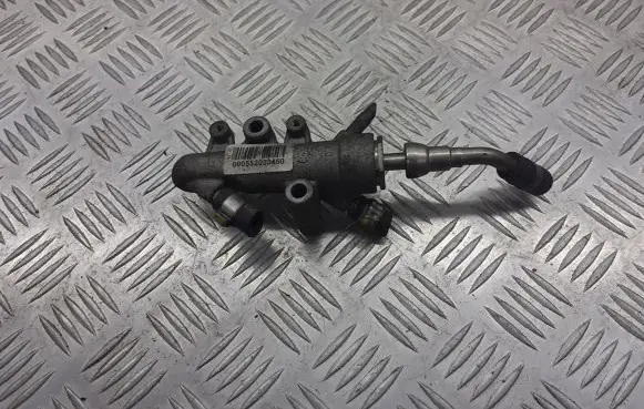 Saab 9-3 Ver1 Fuel distributor 000552033450