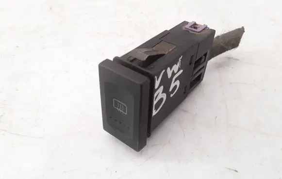 Volkswagen PASSAT B5 Windscreen/window heater switch 3B0959621C
