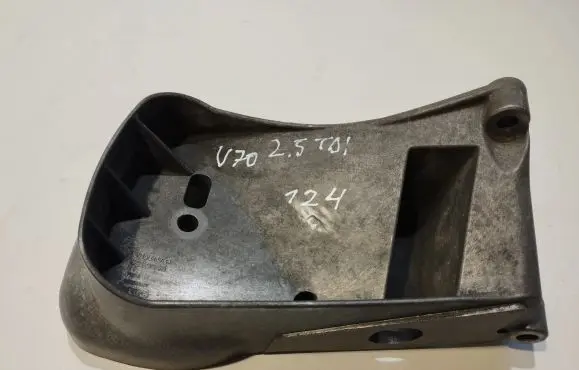 Volvo V70 Engine mounting bracket 9209958