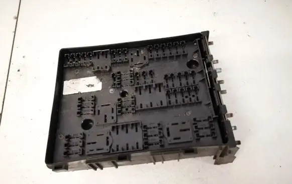 Volkswagen Golf V Fuse box set 1K0937124K