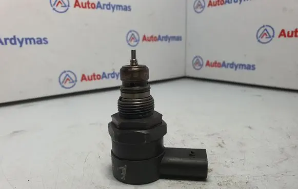 BMW X3 E83 Fuel pressure regulator 0281002481 7805733 13537805733