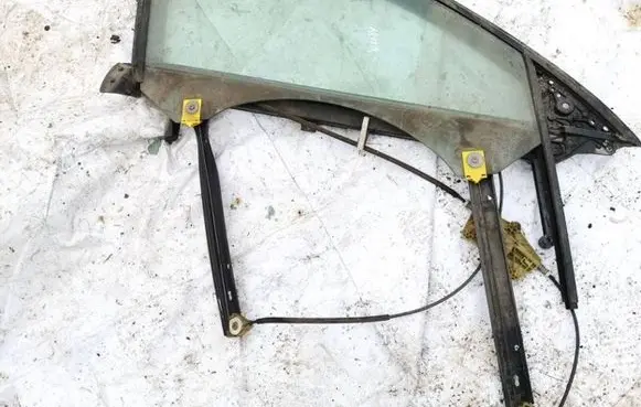 Audi A6 S6 C6 4F Front door window/glass frame 