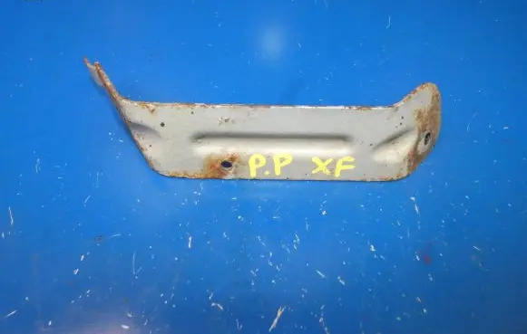 Jaguar XF X250 Fender mounting bracket 8X236H028