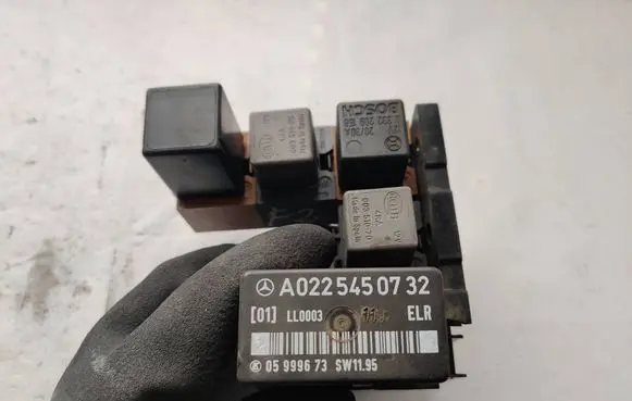 Mercedes-Benz Vito Viano W638 Fuse box set 6385400082