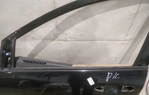 Subaru B9 Tribeca Front door glass trim molding 