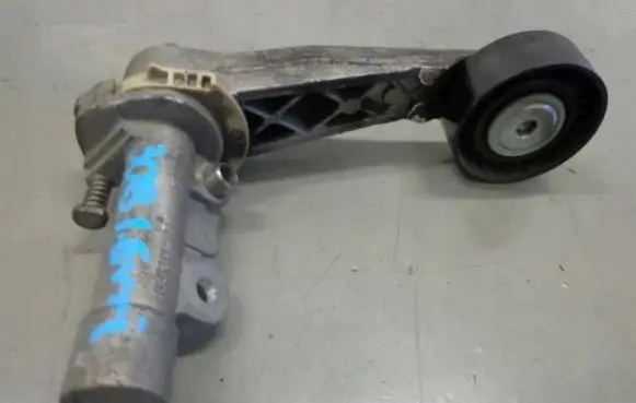 Peugeot 308 SW Alternator belt tensioner 