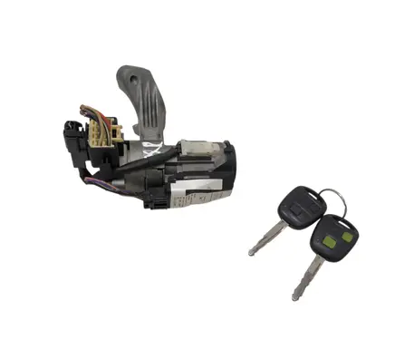 Toyota Corolla E120 E130 Ignition lock 45020024