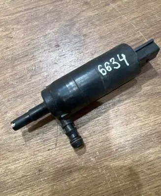 BMW 3 E90 E91 Headlight washer pump 8377430