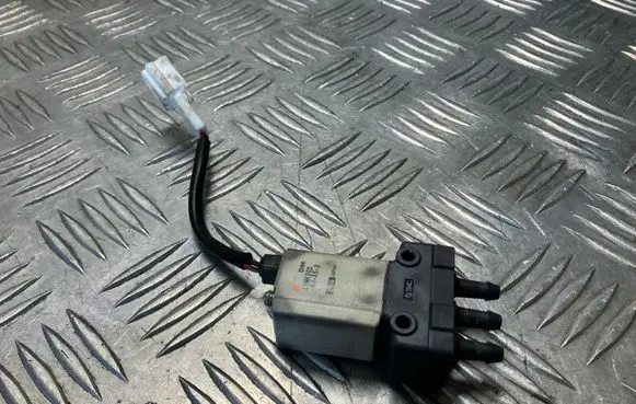 Nissan Juke I F15 Vacuum valve LVMK202