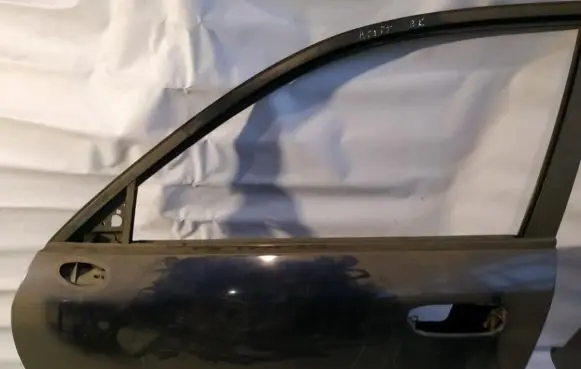 Mitsubishi Carisma Front door melynos