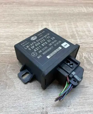 Mercedes-Benz E W211 Light module LCM A2118703126 5DF00827802