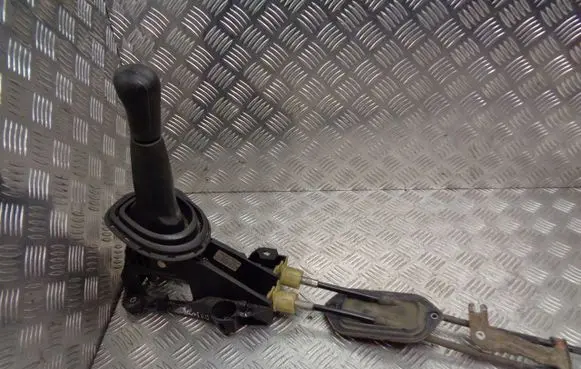 Toyota Yaris Gear selector/shifter in gearbox 33530-0D040-0