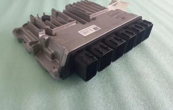 Mini Cooper Countryman F60 Engine control unit/module 5A16617 0261S102VG