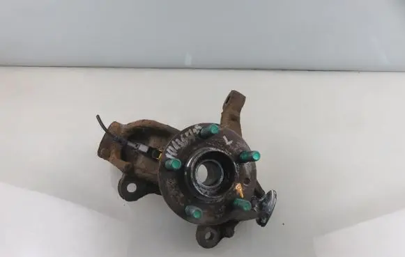 Front wheel hub spindle knuckle