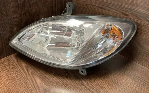 Mercedes-Benz Vito Viano W639 Headlight/headlamp A6398200161 6398200161