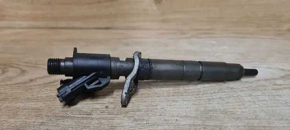 Volvo V70 Fuel injector 31272690
