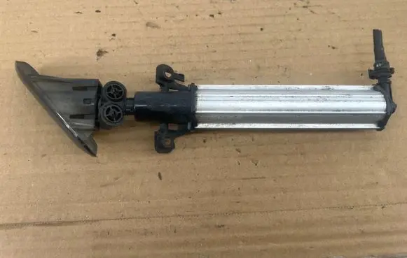 Volvo V60 Headlight washer spray nozzle 3308457 308437