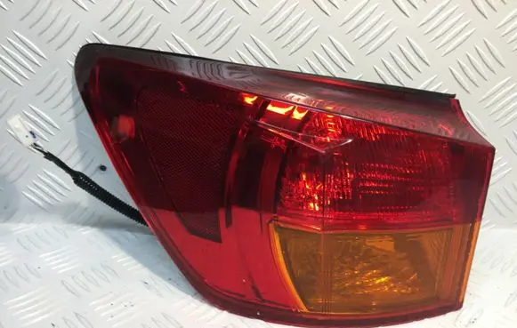 Lexus IS 220D-250-350 Tailgate rear/tail lights