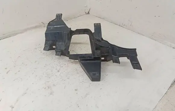 BMW 7 E65 E66 Headlight/headlamp mounting bracket 161698