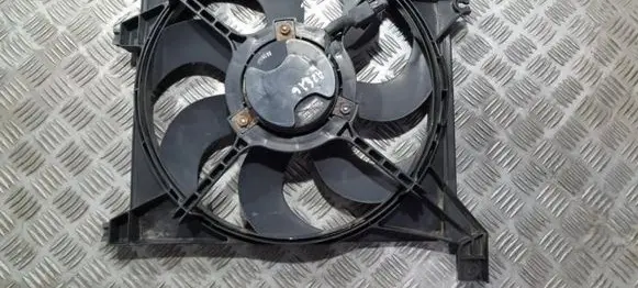 Mitsubishi Carisma Radiator cooling fan shroud