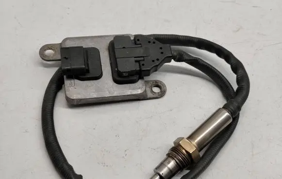 Mercedes-Benz C W205 Lambda probe sensor A0009058511 SNS609A 0009058511