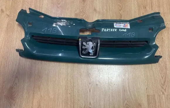 Peugeot Partner Front bumper upper radiator grill 9618254777