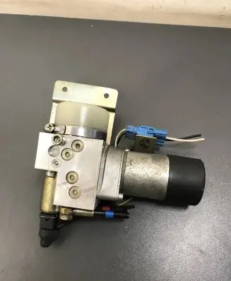 BMW 7 E65 E66 Tailgate hydraulic pump motor HB70087002 041390 7015009