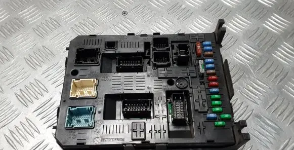 Peugeot 307 Comfort/convenience module 9664969380