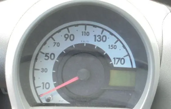 Toyota Aygo AB10 Speedometer (instrument cluster)