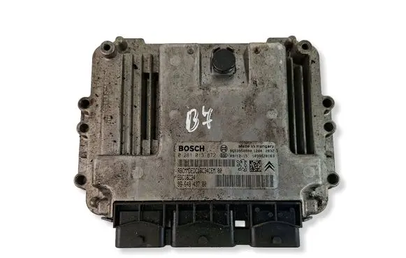 Peugeot 308 Engine control unit/module 9664843780 0281013872 1039S20163