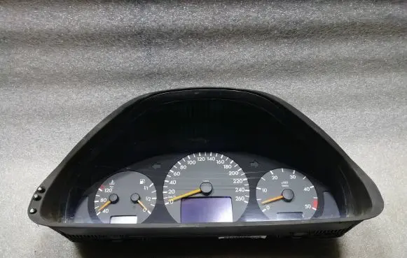 Mercedes-Benz E W210 Speedometer (instrument cluster) 2105407311