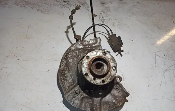 BMW 5 E60 E61 Front wheel hub 6760953