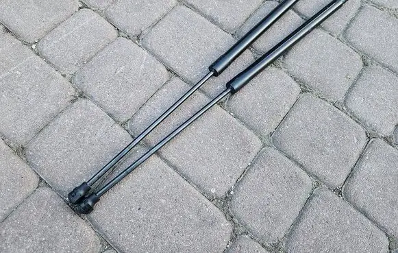 Opel Astra L Tailgate strut 9839335380