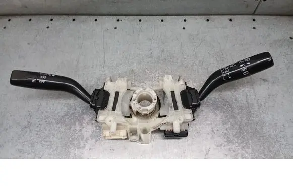 Mazda 323 Wiper turn signal indicator stalk/switch 17B366