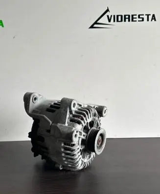 Toyota Avensis T270 Generator/alternator 8574045 TG15C200 2619890B