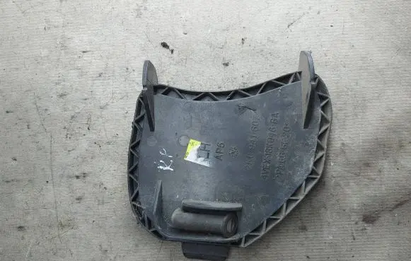 Volkswagen Touran I Headlight/headlamp dust cover 2K0941607 4VEX13K046BA