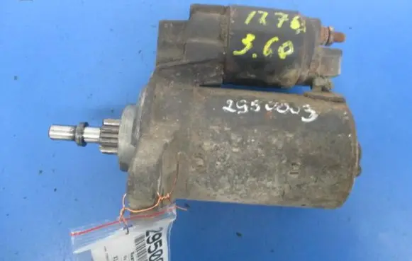 Volkswagen Golf III Starter motor
