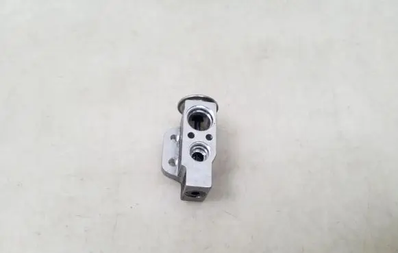 Audi A4 S4 B8 8K Air conditioning (A/C) expansion valve Y7556002