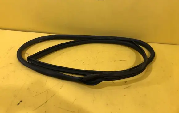Mini One - Cooper Coupe R56 Rubber seal loading door 118KM