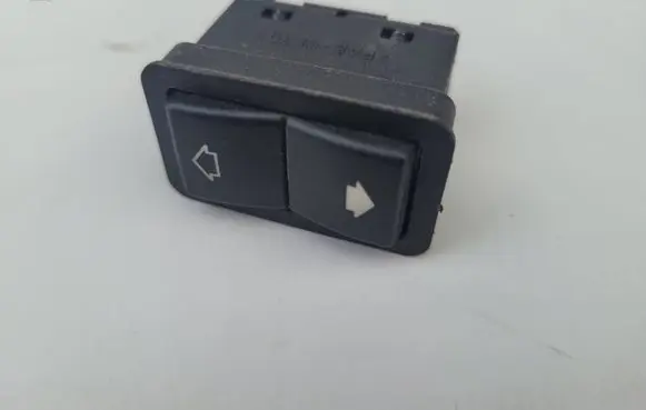 BMW 5 E39 Electric window control switch 8368974