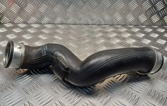 Mercedes-Benz C W203 Intercooler hose/pipe A2035282082