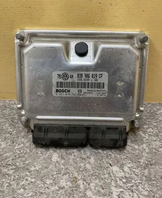 Volkswagen PASSAT B5.5 Engine control unit/module 038906019CP 0281010392 28SA4859