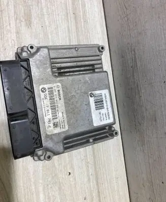 BMW X3 E83 Engine control unit/module 7811701