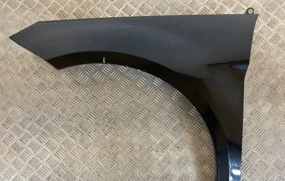 Mercedes-Benz B W245 Fender
