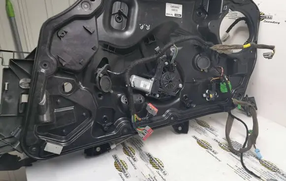 Volvo XC60 Front door electric window regulator 30753328