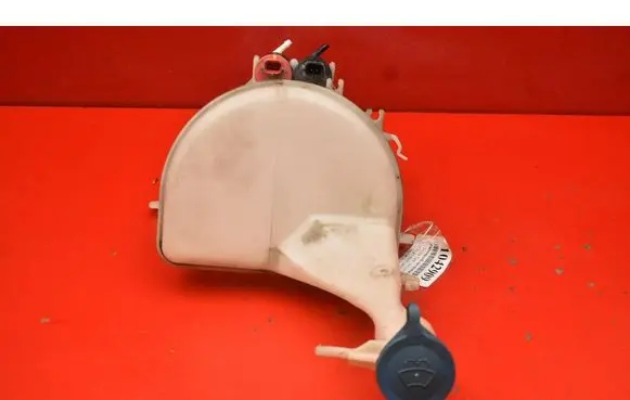 Toyota Yaris Verso Windshield washer fluid reservoir/tank 